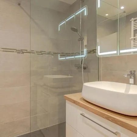 Zenbnb / La Gallery /proche Suisse Apartment *